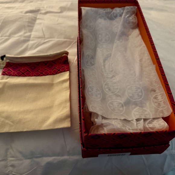 Tory Burch Minnie Perfect Black Ballet Flats- worn twice- size 9 - Picture 5 of 7